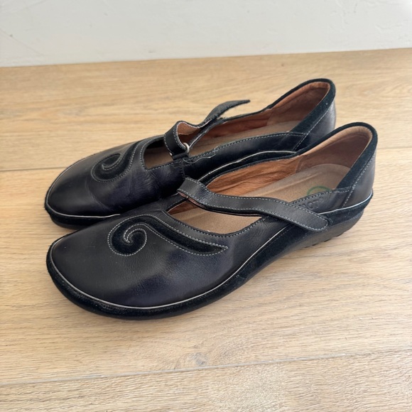 Naot Black Leather Mary Jane Shoe Size 41 / 10 - Picture 4 of 5